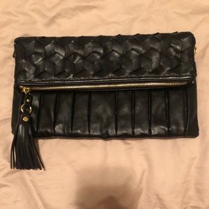 ⭕️ Plain black clutch